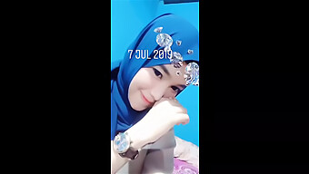 Una Sexy Principessa Indonesiana Su Bigo Live