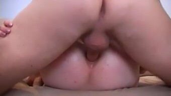 Sexe De Groupe Avec Un Couple Chaud Et Excité