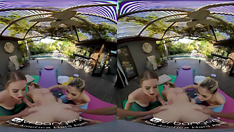 Een Yogales Verandert In Een Hete En Zware Orgie In Virtual Reality.