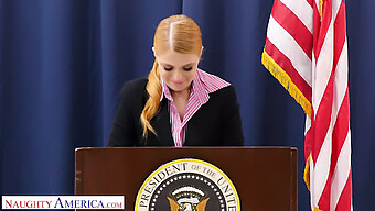 Penny Pax Și Prietena Ei Americană Au O Partidă De Sex Amical