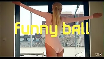 Lisa Dawn'S Funny Ball Masturbation: Del 2 På Milfcamhunter