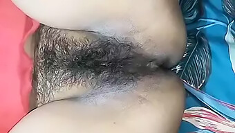 Behaarte Desi Bhabhi Kümmert Sich In Einem Coed-Video Um Ihren Ungli