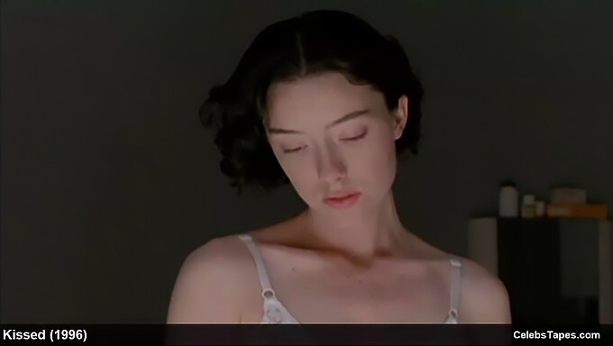 Mira El Coño Peludo Y Las Tetas Grandes De Molly Parker En Acción