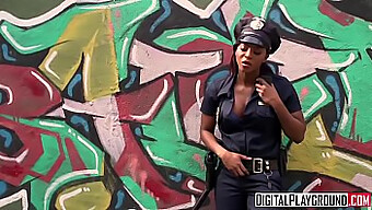 Gadis Yang Tidak Berrumah Mendapat Vaginanya Dijilat Oleh Polis Hitam Dalam Hd - Digitalplayground