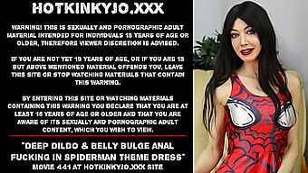 Amateur Crossdresser'S Diepe Anale Dildo Neuken In Spiderman Jurk