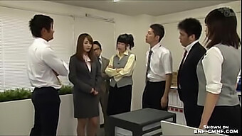 Japanska Kontorsarbetare Gjorda För Att Tjäna Som Slavar I Denna Bdsm-Video