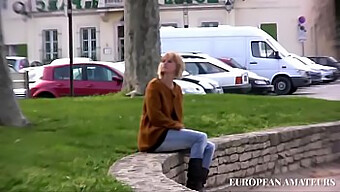 Blonda Amatoare Este Futută Și Futută Cu Degetele Într-Un Videoclip Făcut Acasă