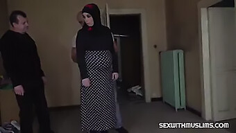 Pregnant Muslim Girl Gets A Big Cock Blowjob