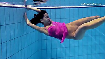 Russian Teen Zlata'S Underwater Swim Session