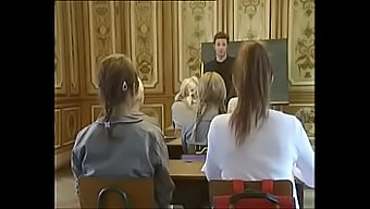 Vintage Iskoláslányok Kerek Seggét Dugják Ebben A Klasszikus Filmben