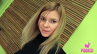 Аматьорката Елизабет Джей Се Раздяла И Позира Гола На Pooksi.Com