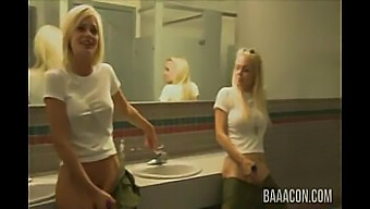 Prsaté Baby Jesse Jane A Riley Steele Si Dávajú Úžasný Orálny Sex V Trojke