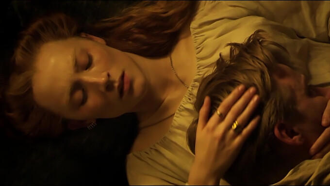 Saoirse Ronans Sensuelle Optræden I "Mary Queen Of Scots"